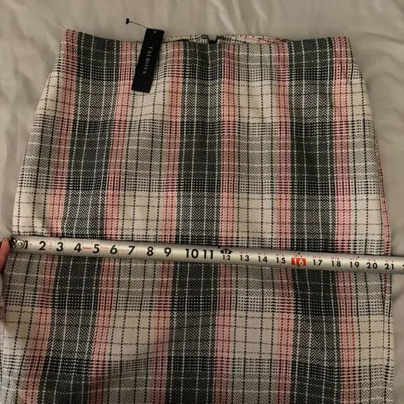 Talbots White/Gray/Red/Pink, Wool Plaid, Lined, Knee Length Pencil Skirt NWT- 14 - Picture 10 of 10